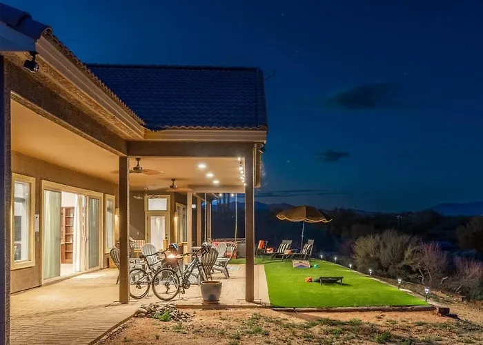 Holiday home Scottsdale Oasis - Hot Tub-hike-views-kids Yes!