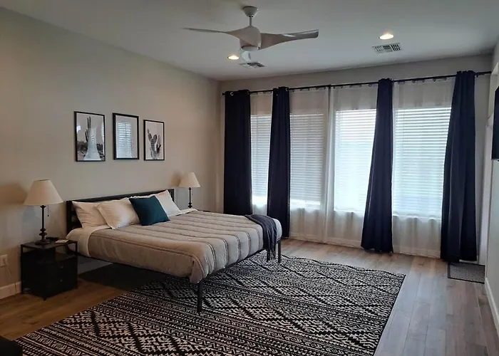 Scottsdale Oasis - Hot Tub-hike-views-kids Yes! Holiday home